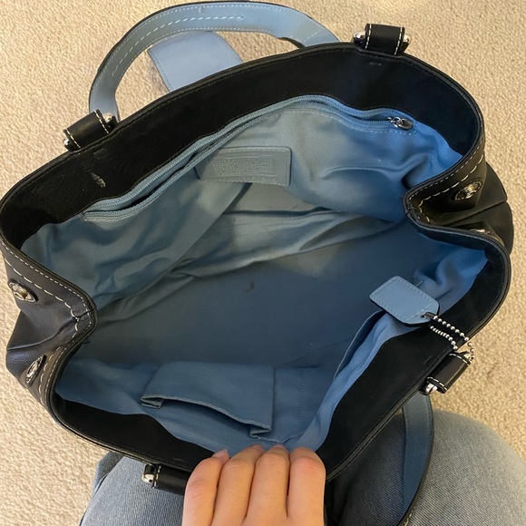 Back leather coach handbag purse - Picture 9 of 10